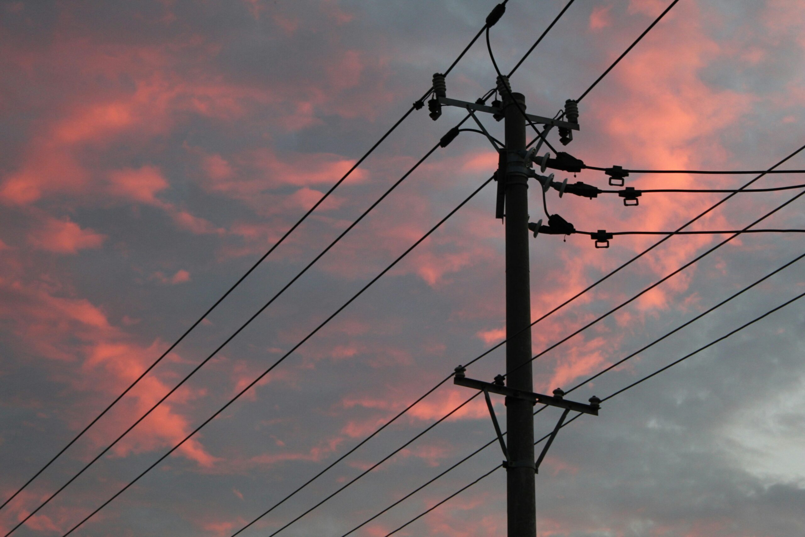 Jak uzyskać odszkodowanie za słup energetyczny na działce?